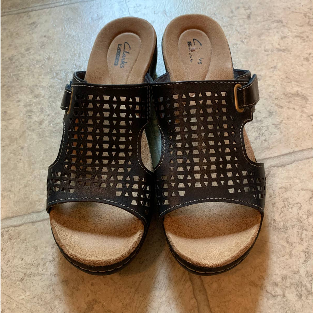 Clarks slip on Navy Blue Leather sandal.  Size 9